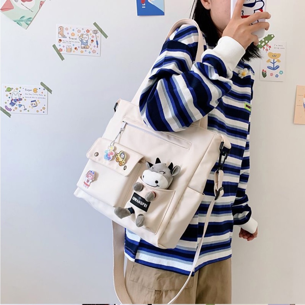 *NWT* Kawaii Cream Tote Bag with Brooches Bag Charm and Plush Cow Animal Toy